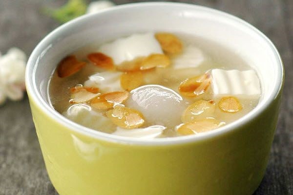 Chè khúc bạch – một trong những món tráng miệng ngon lành làm từ Gelatin