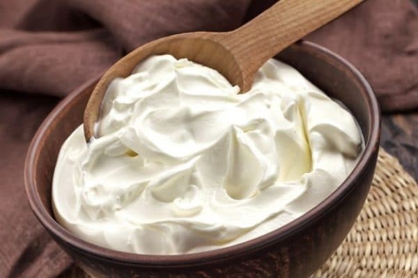 Heavy cream được dùng trang trí bánh kem, bánh ngọt và pha chế thức uống 