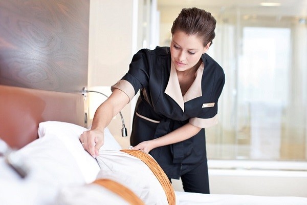 Những người nhân viên Housekeeping luôn làm việc chăm chỉ, tỉ mỉ 