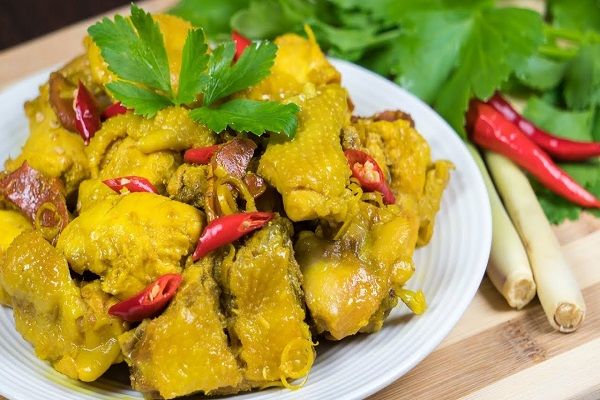 Gà kho gừng nghệ