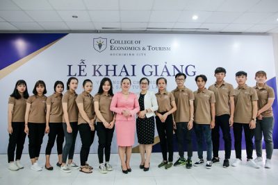 Khoảnh khắc đáng nhớ lễ khai giảng CET