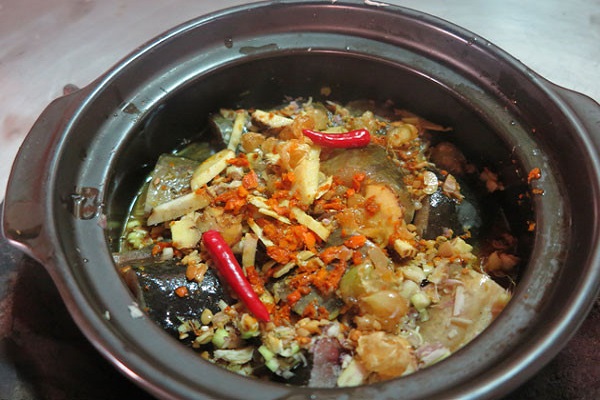 kho cá chạch với nghệ