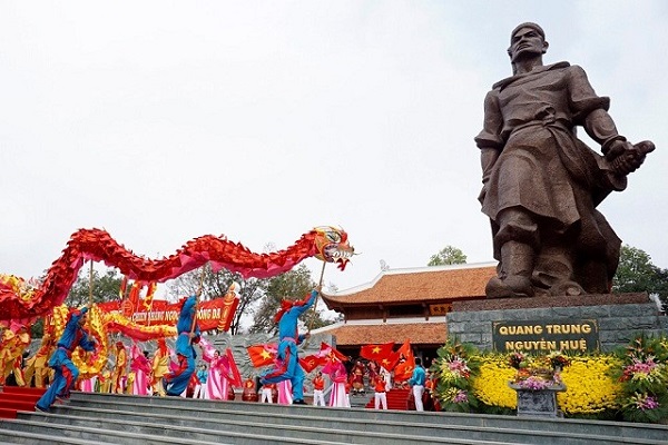 Lễ hội Đống Đa