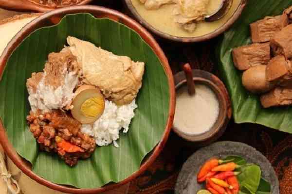 ẩm thực indonesia là sự pha trộn độc đáo giữa nhiều quốc gia
