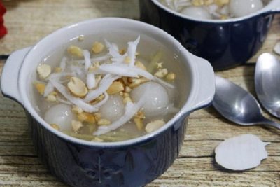 chè bột lọc nhân dừa