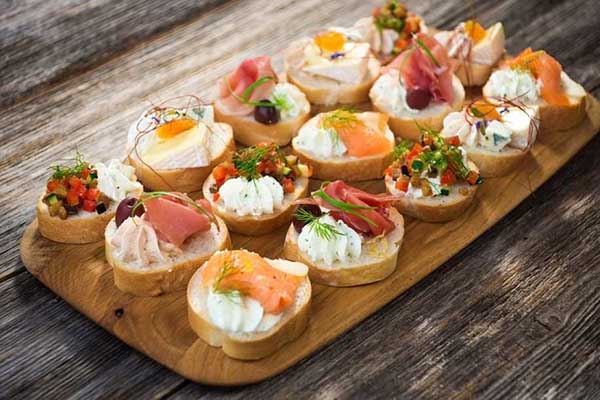 finger food là loại hình tiệc nhẹ