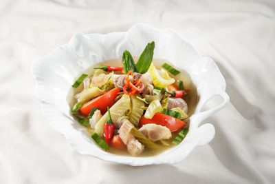 canh gân bò dưa chua