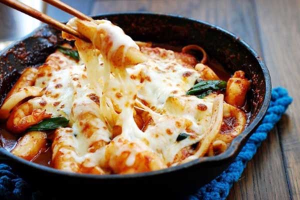 lẩu tteobokki phô mai hải sản