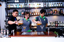 sinh viên thực hành