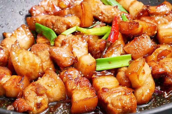 Thịt kho cháy cạnh