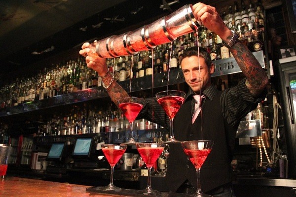 Flair Bartending – Kỹ thuật đẳng cấp của pha chế chuyên nghiệp