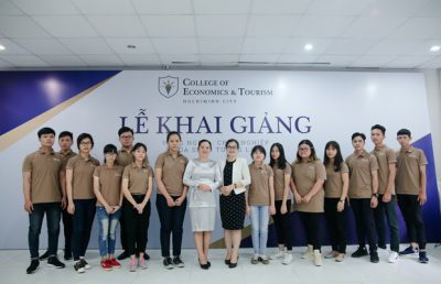 hình ảnh lễ khai giảng khóa học trung cấp ăn tại CET
