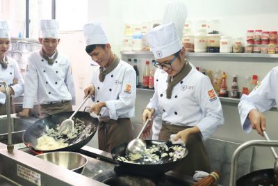 nhu cầu tuyển dụng đầu bếp