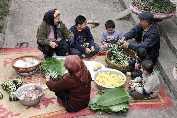 Bánh Chưng - Biểu Tượng Truyền Thống Ẩm Thực Ngày Tết Việt Nam