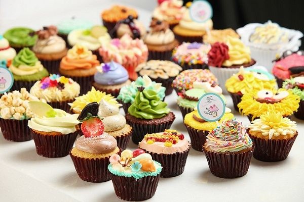 nướng cupcake bằng lò vi sóng