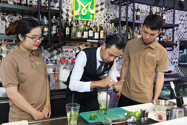 quầy bar chuyên nghiệp