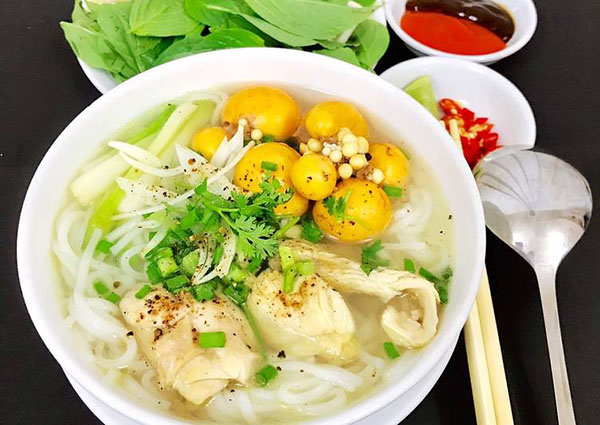 phở gà trứng non