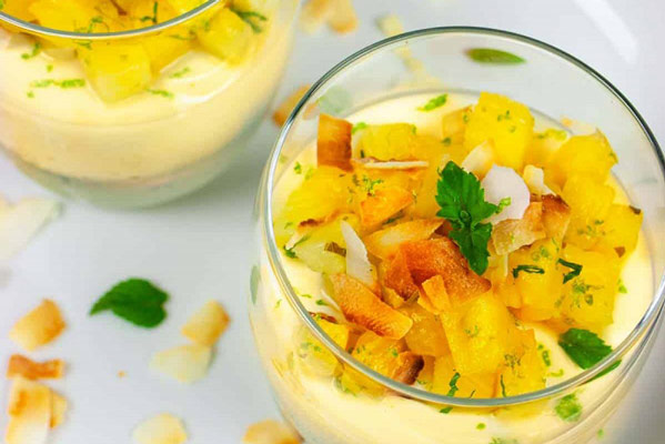 Hoàn thành panna cotta pudding dứa