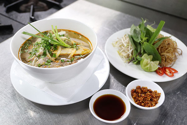 món bún bò huế hấp dẫn