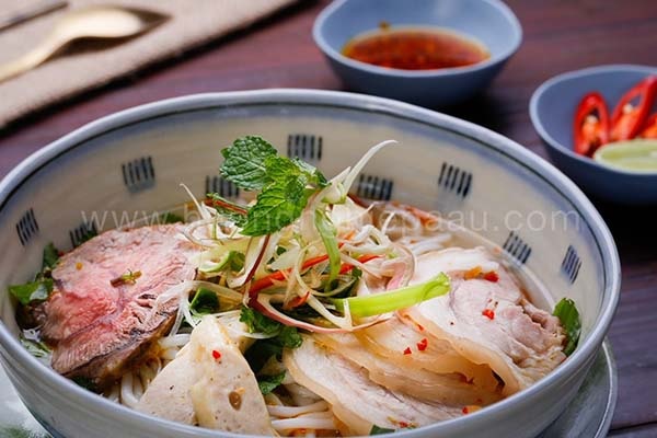 Cách Nấu Bún Bò Huế Chuẩn Vị - Ngon Đậm Đà - Đơn Giản