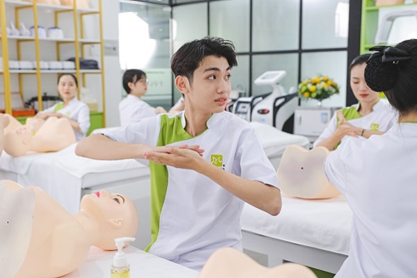 Con Trai Có Nên Học Spa? – Tiềm Năng Nghề Spa Cho Nam Giới