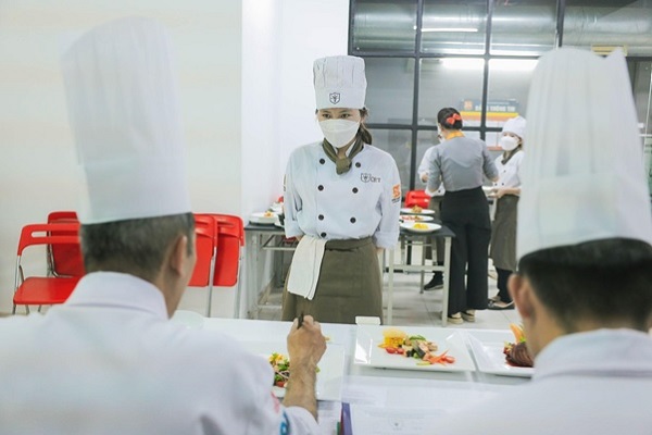 đánh giá học viên