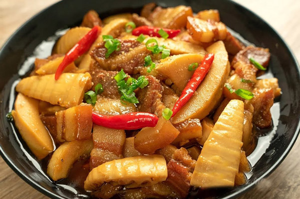 Thịt Kho Măng Chua