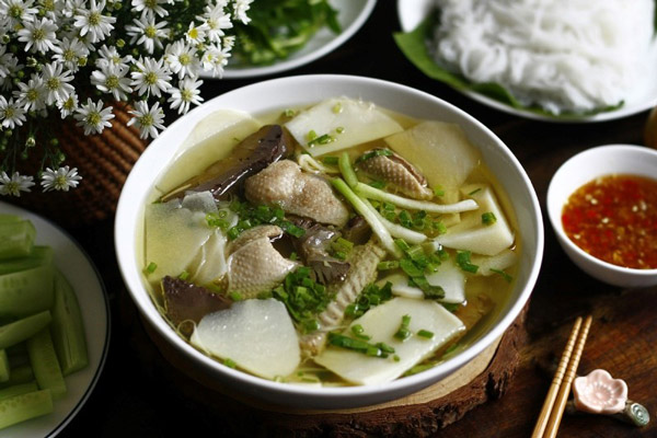 Vịt Nấu Măng Chua