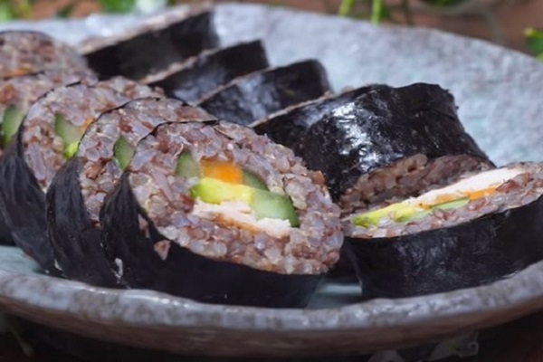 Kimbap gạo lứt cho người ăn kiêng