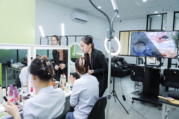 dạy make up cá nhân ở đâu