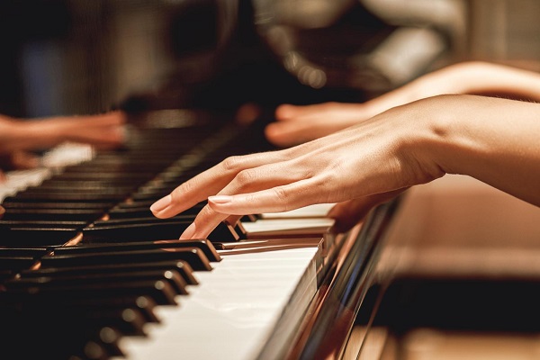 Làm thế nào để vượt qua khó khăn khi học đàn piano Chiến lược và lời khuyên hữu ích