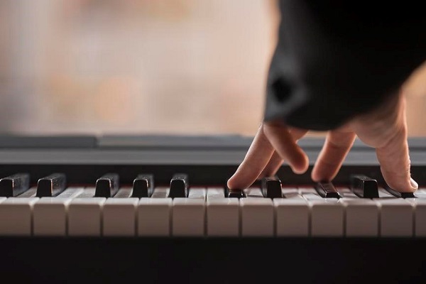 Người Mới Học Piano Nên Mua Đàn Nào Phù Hợp?