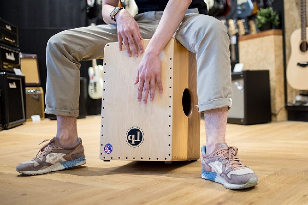 cách chơi trống cajon