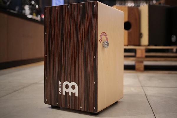 trống cajon là gì